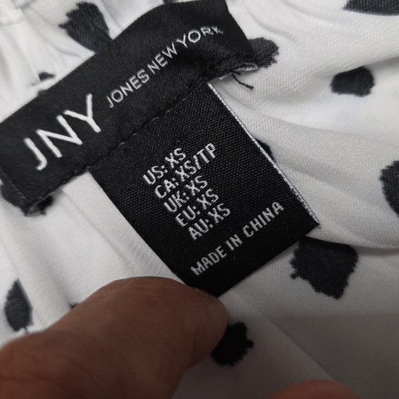 White Blouse with Black Polka Dots - Picture 4 of 4